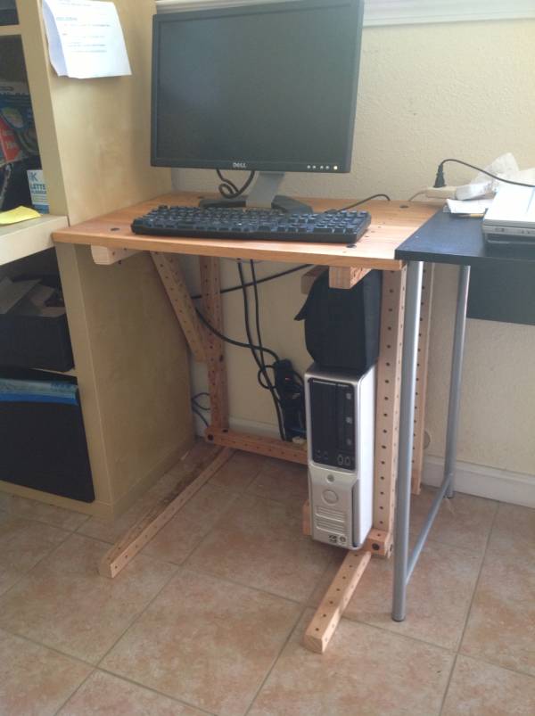 Standing desk