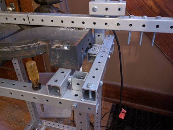 sawstanddetail.jpg sawstanddetail.jpg